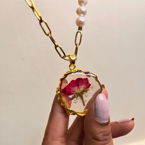 Fleur de Feu Pearl Necklace